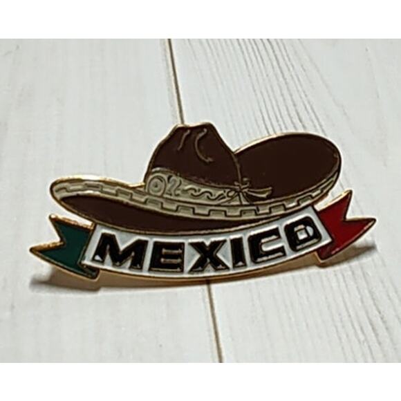 Mexico Sombrero Travel Souvenir Pin for Hat, Lapel, Lanyard, Jacket or Backpack - Picture 1 of 3